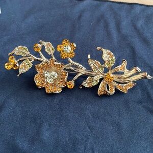 Vintage 1950 Amber flowers brooch large is magnificent